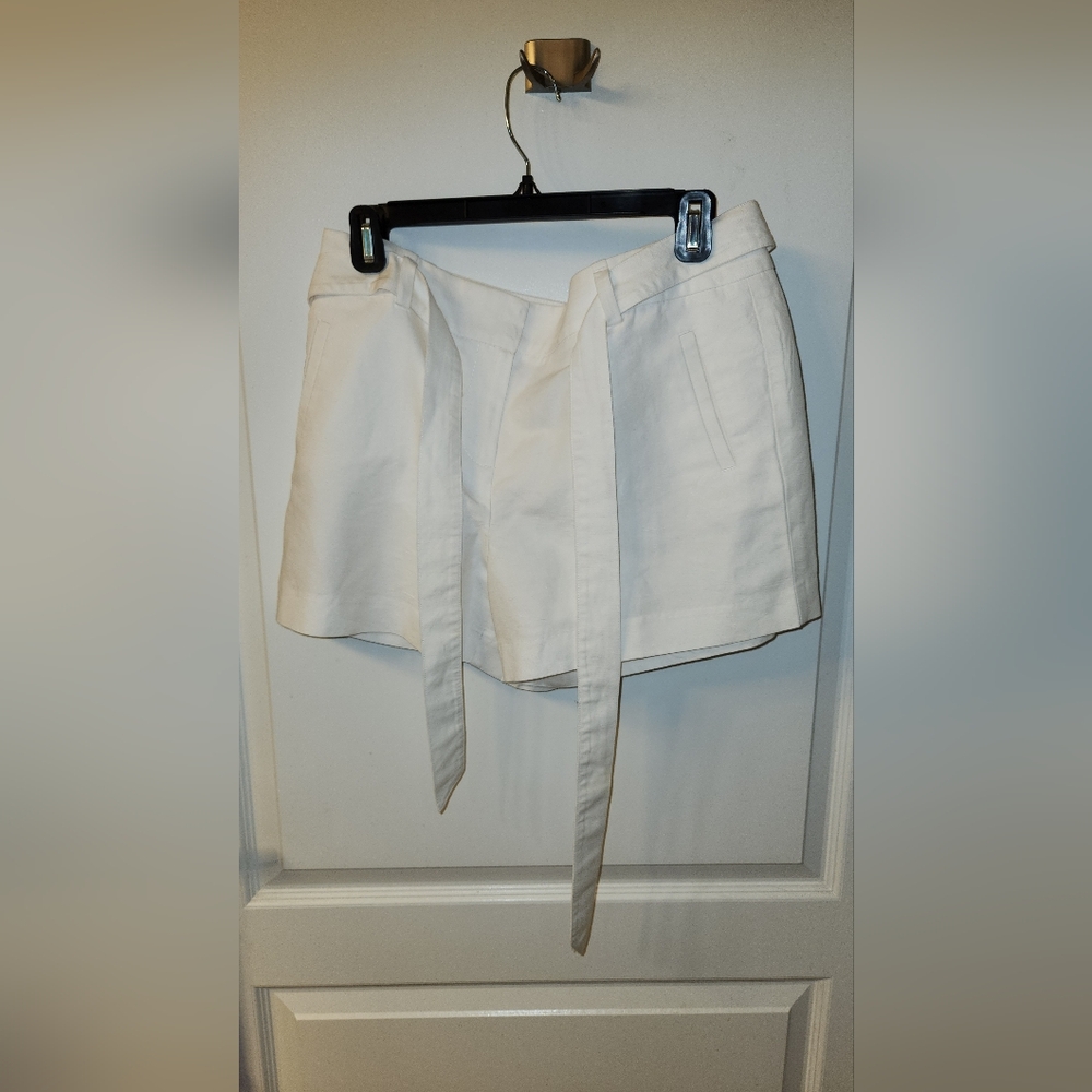 LOFT Linen Shorts, Size 6, Color White